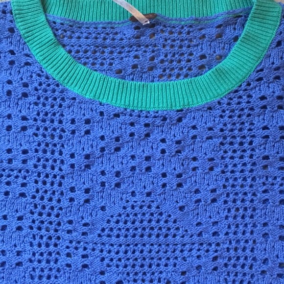 Free People 🌺 Crochet Crop Sweater Size Medium - Picture 2 of 8